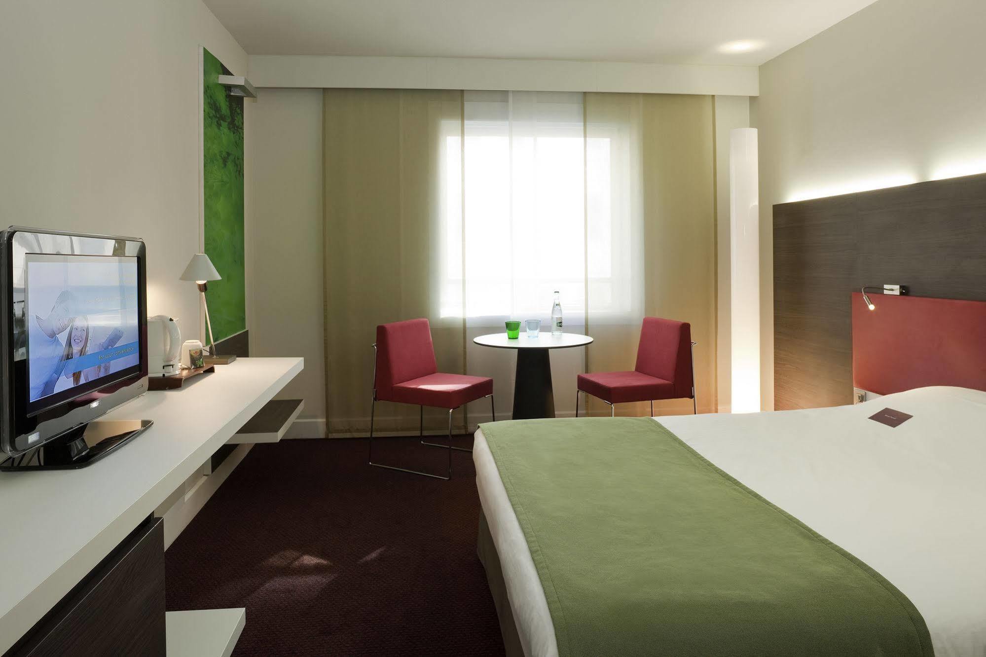 Mercure Paris La Defense Grande Arche Nanterre Exteriör bild